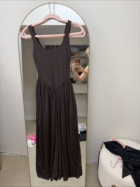 Classic Sleeveless Brown Maxi Dress